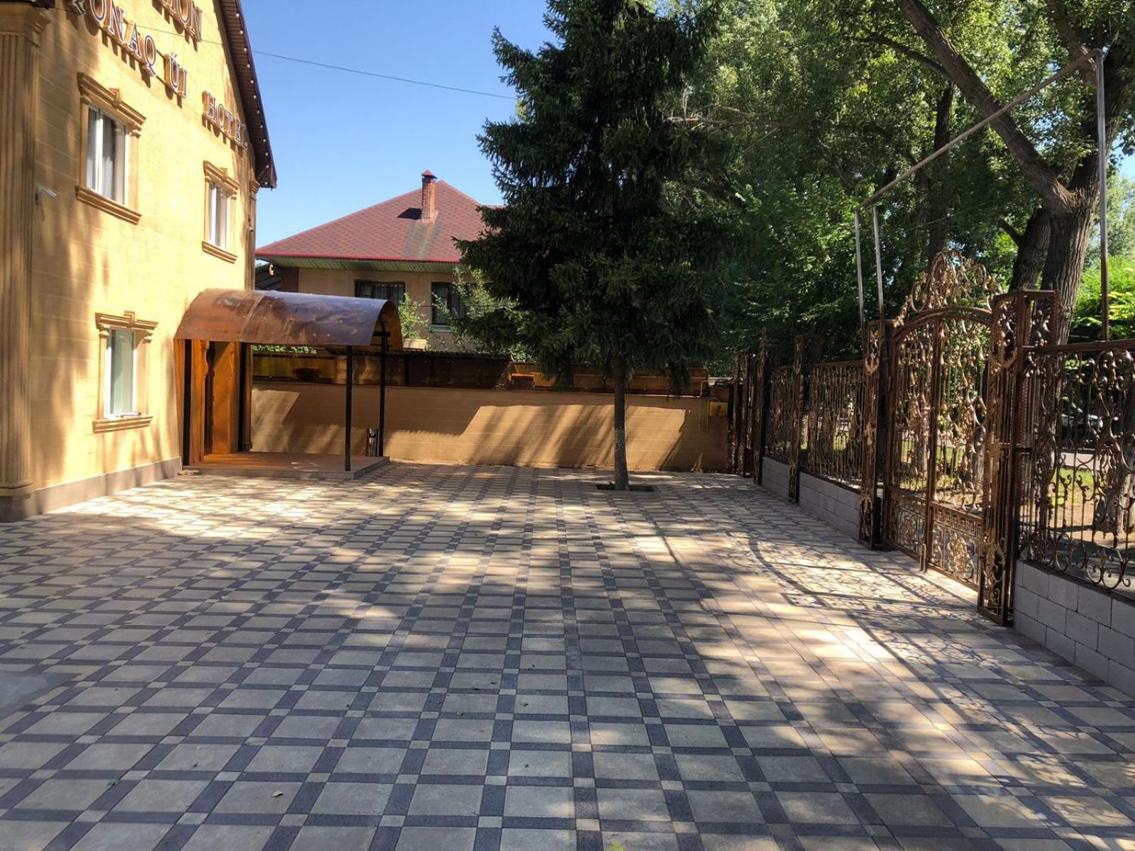 Hotel Lion Almaty Exterior photo