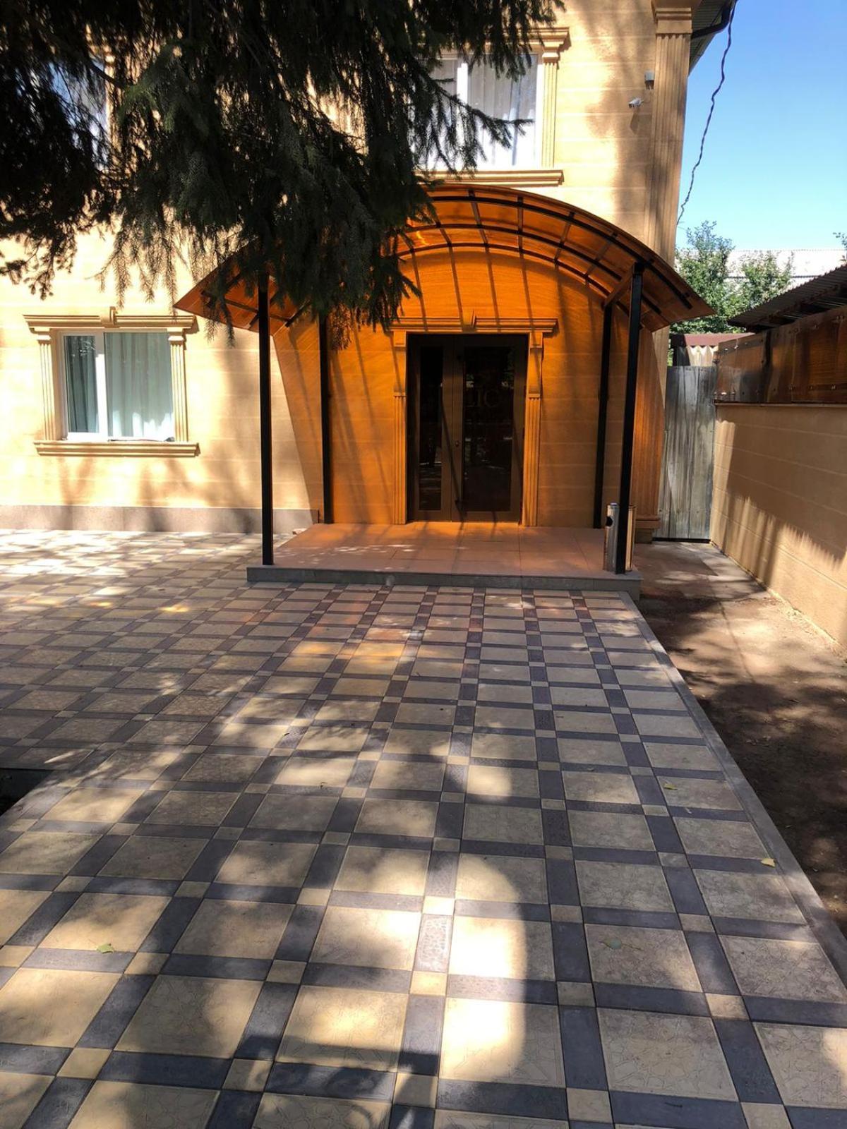 Hotel Lion Almaty Exterior photo